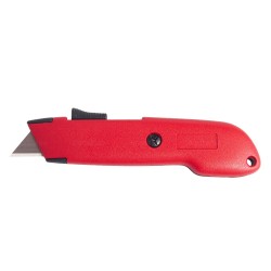 Safety cutter with retractable blade